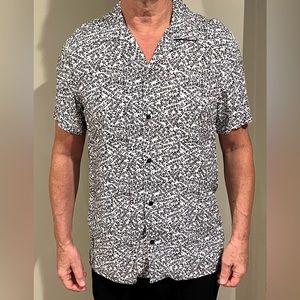 Karl Lagerfeld - Knit Short Sleeve Button Up - Men’s M (NWOT- sample)